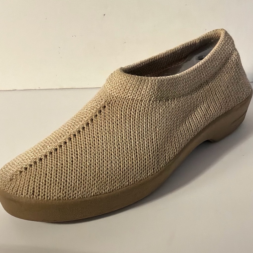 Look new…ARCOPEDICO..slip on Shoes